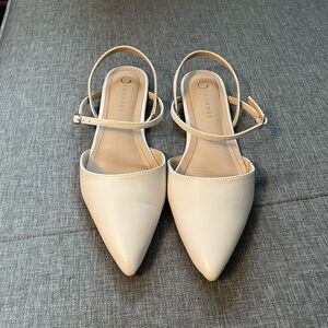 Journee Collection Bone Pointed-Toe Flats Size 12/42.5